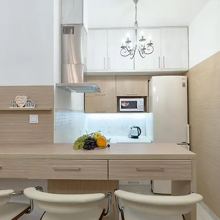 Apartment Center! 3 Modern Designed Appartment.