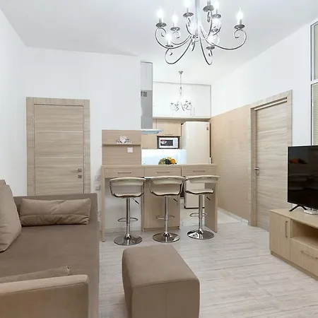 Center! 3 Modern Designed Appartment. Kyiv
